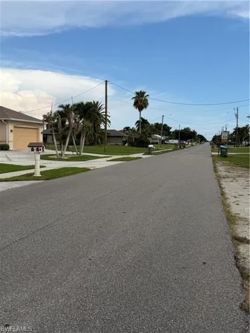 16 Se 8th Pl, Cape Coral, Florida 33990