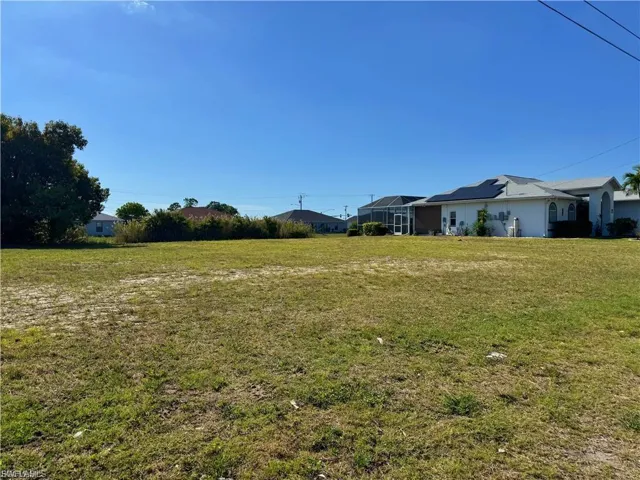 16 Se 8th Pl, Cape Coral, Florida 33990