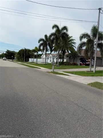 16 Se 8th Pl, Cape Coral, Florida 33990