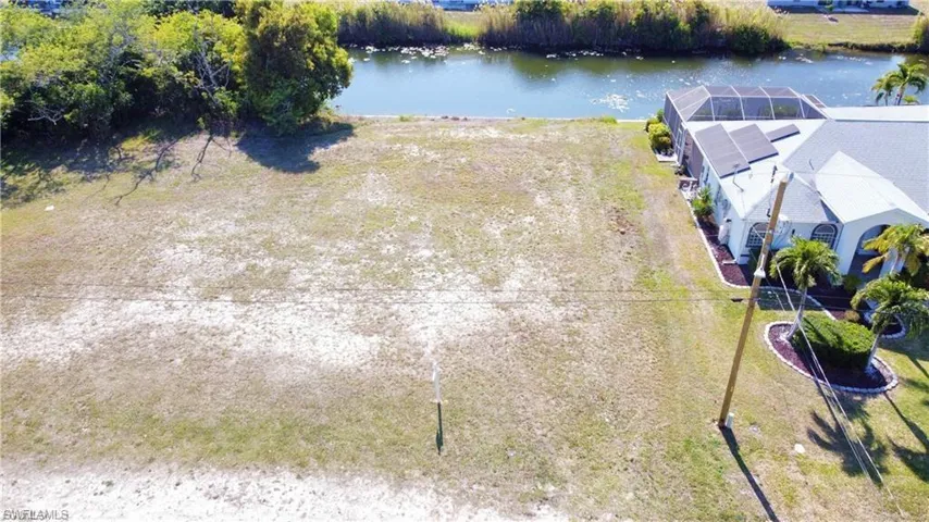 16 Se 8th Pl, Cape Coral, Florida 33990