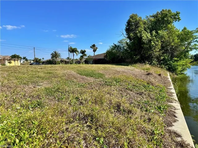 16 Se 8th Pl, Cape Coral, Florida 33990