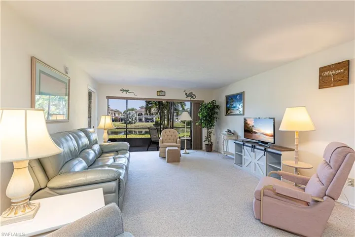 Living Room to Lanai