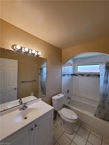 22 NE 13th  AVE, Cape Coral, FL 33909