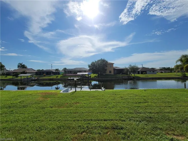 22 NE 13th  AVE, Cape Coral, FL 33909