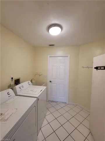 22 NE 13th  AVE, Cape Coral, FL 33909