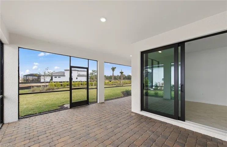 2072  Freemont  WAY, Naples, FL 34120