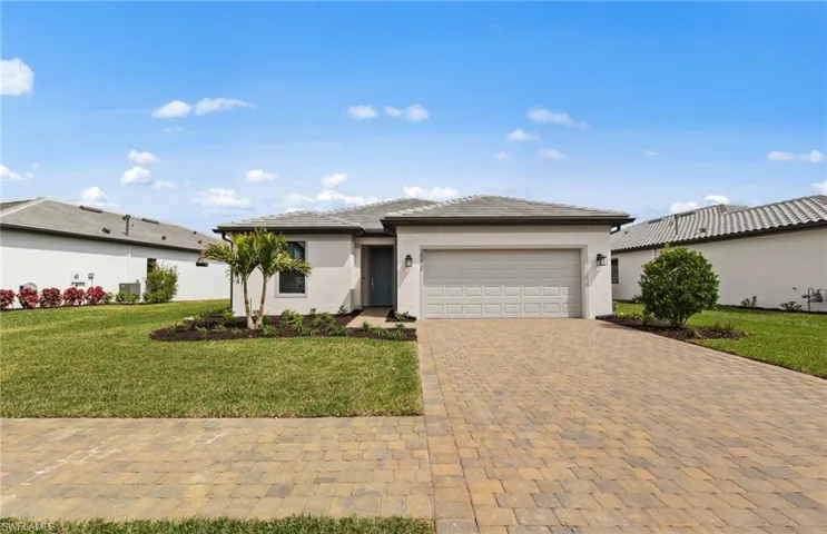2072  Freemont  WAY, Naples, FL 34120