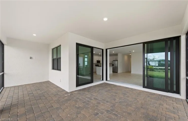 2072  Freemont  WAY, Naples, FL 34120