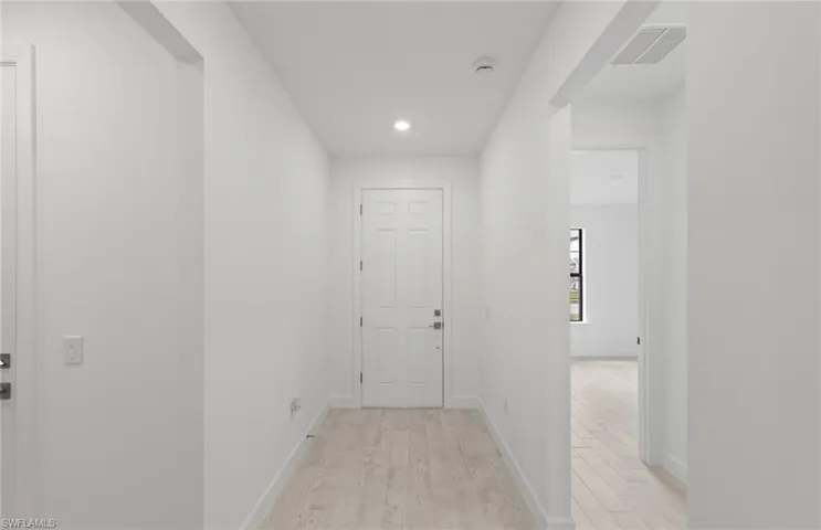2072  Freemont  WAY, Naples, FL 34120