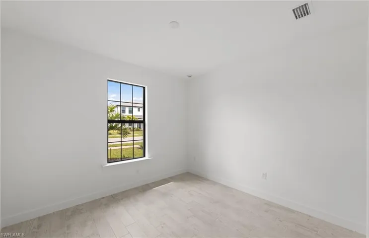 2072  Freemont  WAY, Naples, FL 34120