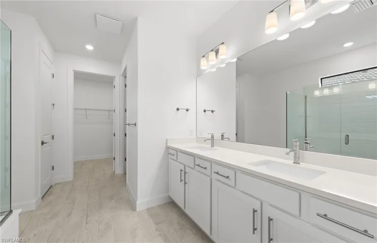 2072  Freemont  WAY, Naples, FL 34120