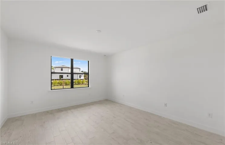 2072  Freemont  WAY, Naples, FL 34120