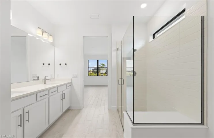 2072  Freemont  WAY, Naples, FL 34120