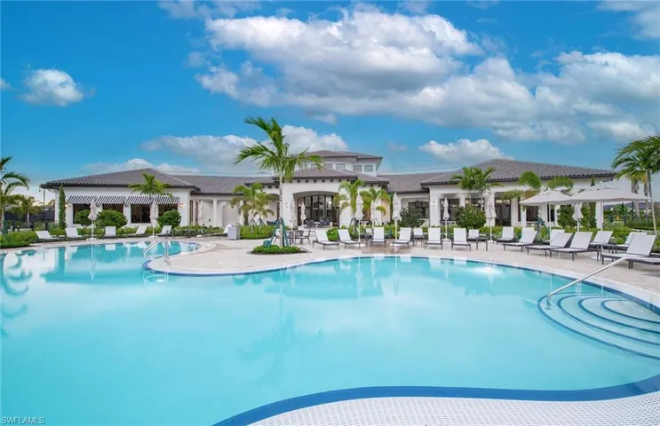 2072  Freemont  WAY, Naples, FL 34120