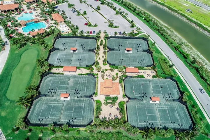 8 Har-Tru Tennis Courts