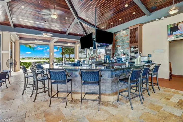 Resort pool Tiki Bar & Grill-Covered area