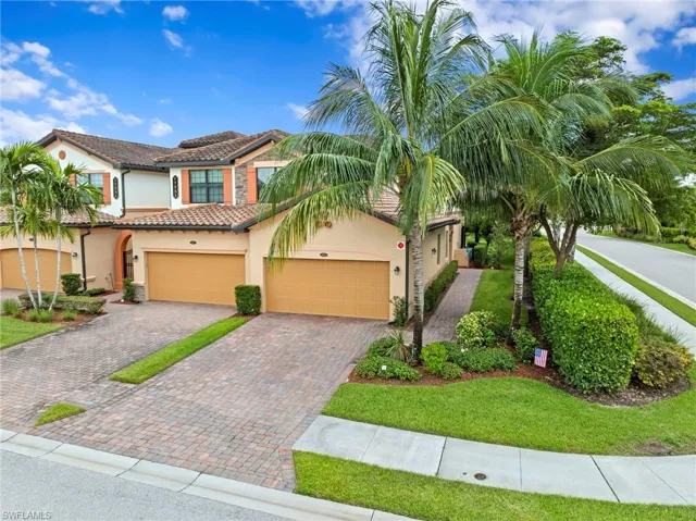 Excellent corner lot, end unit