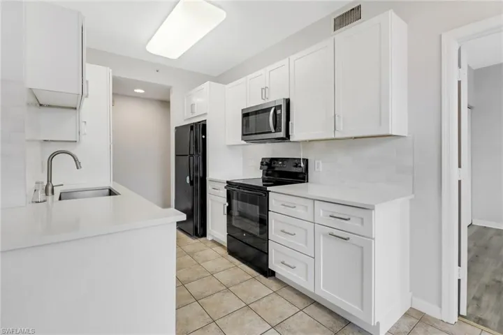 7965  Preserve  CIR, Naples, FL 34119