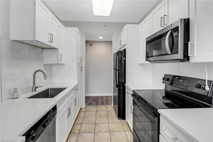 7965  Preserve  CIR, Naples, FL 34119