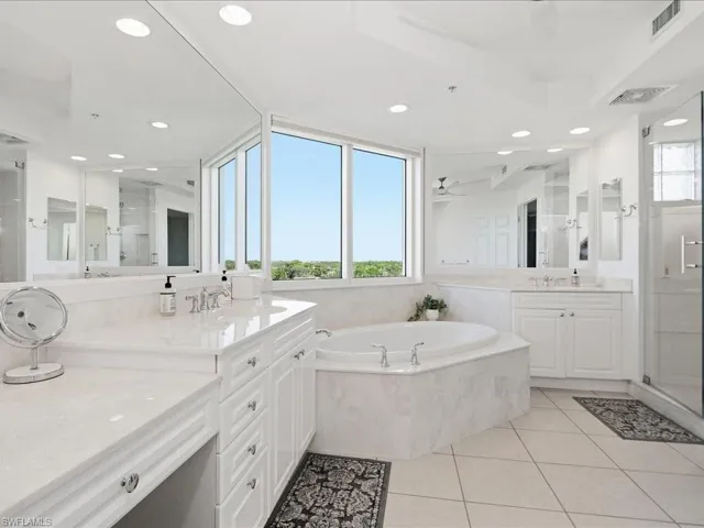 445  Cove Tower  DR, Naples, FL 34110