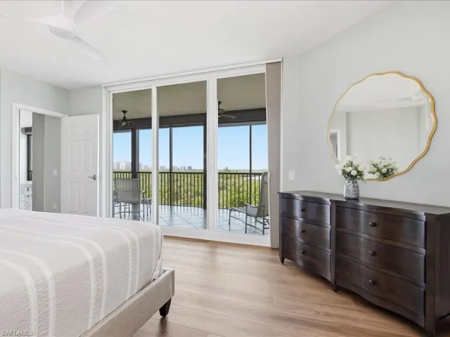445  Cove Tower  DR, Naples, FL 34110