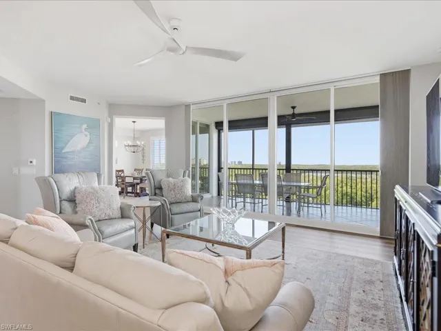 445  Cove Tower  DR, Naples, FL 34110