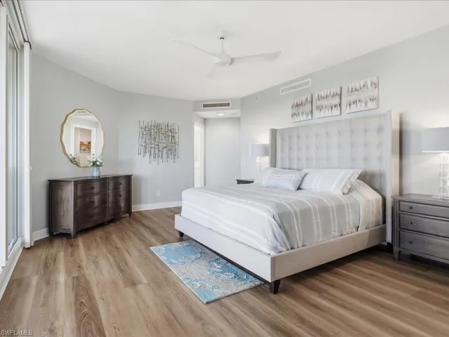 445  Cove Tower  DR, Naples, FL 34110