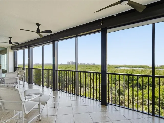 445  Cove Tower  DR, Naples, FL 34110