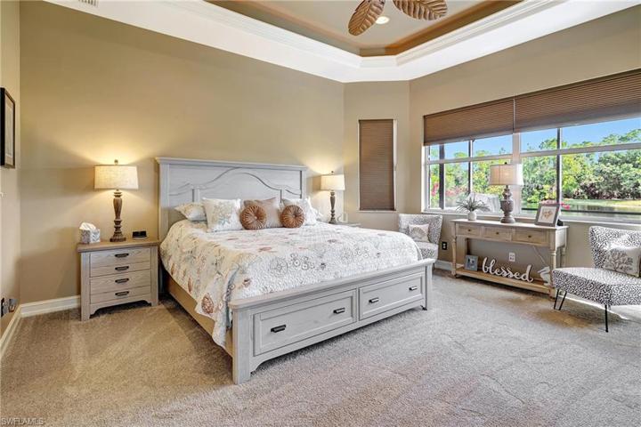 7636 Sussex CT, NAPLES FL 34113