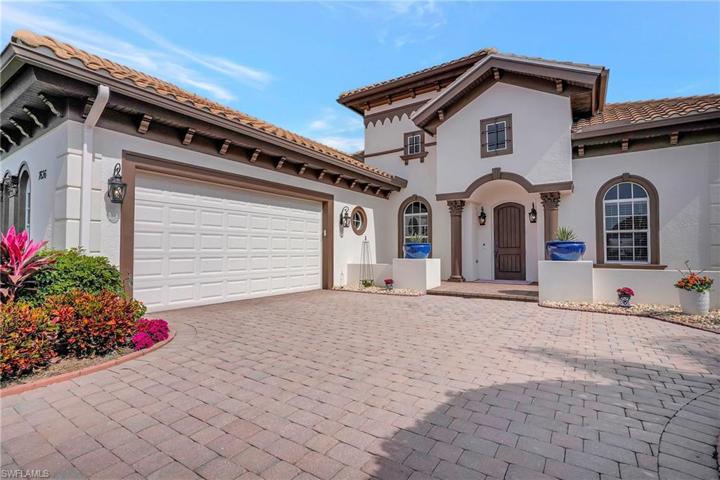 7636 Sussex CT, NAPLES FL 34113