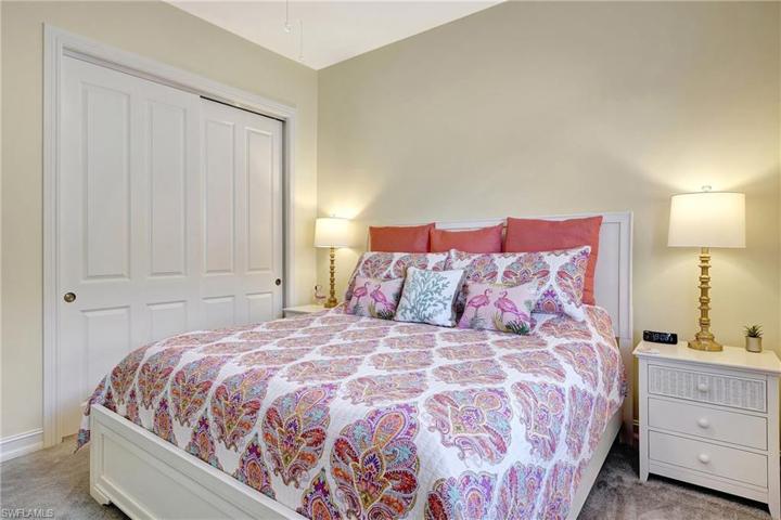 Guest bedroom 3 fits king size bed