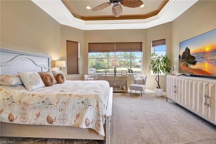 7636 Sussex CT, NAPLES FL 34113