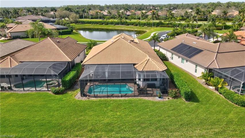 7636 Sussex CT, NAPLES FL 34113