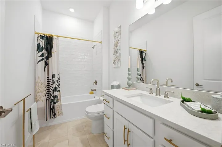 11913 Raggio Dr, Fort Myers, Florida 33913