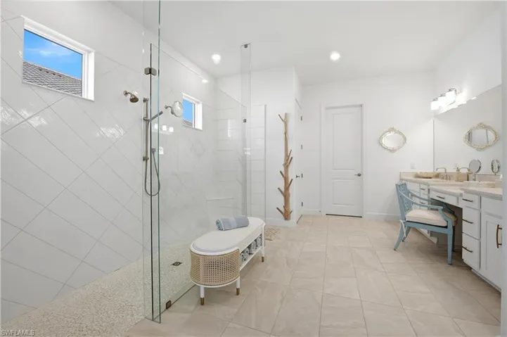 11913 Raggio Dr, Fort Myers, Florida 33913