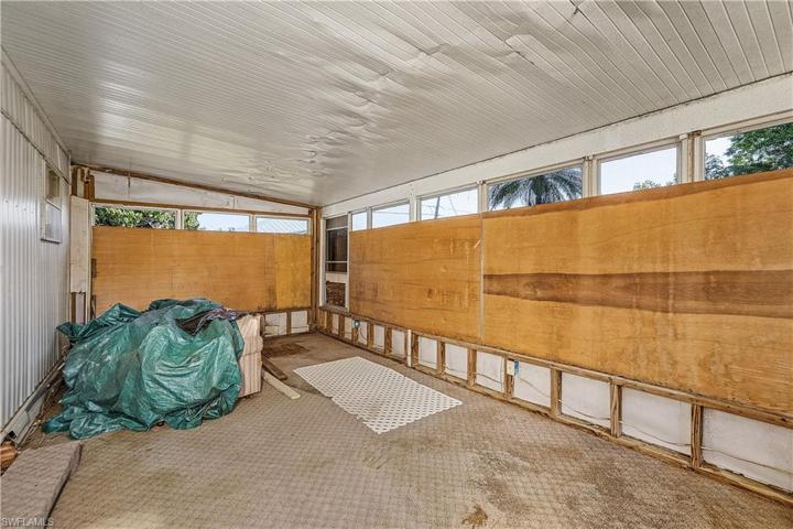 Screen porch