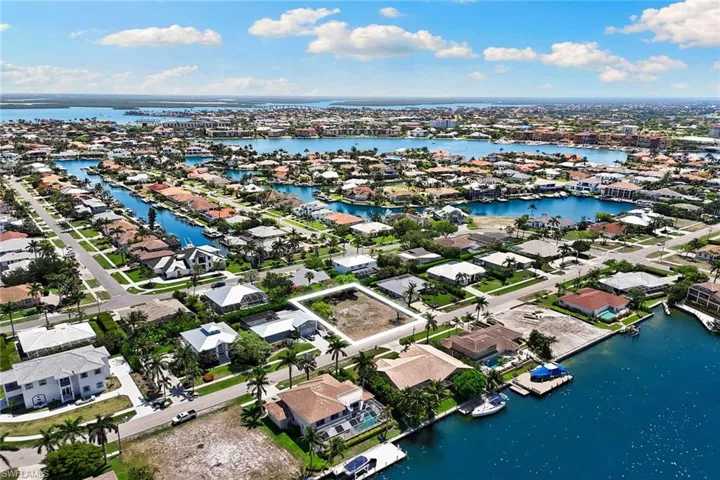 574 Tigertail Ct, Marco Island, Florida 34145