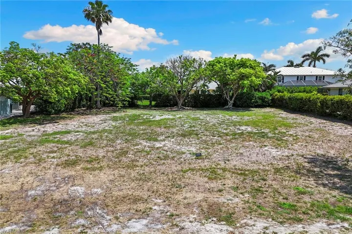 574 Tigertail Ct, Marco Island, Florida 34145