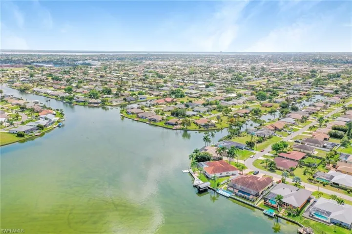 849 SE 3rd TER, CAPE CORAL FL 33990