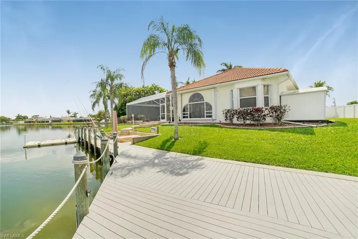 849 SE 3rd TER, CAPE CORAL FL 33990