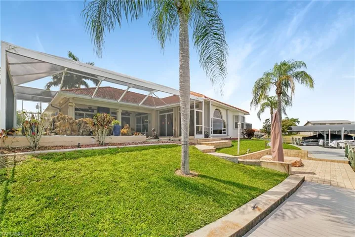 849 SE 3rd TER, CAPE CORAL FL 33990