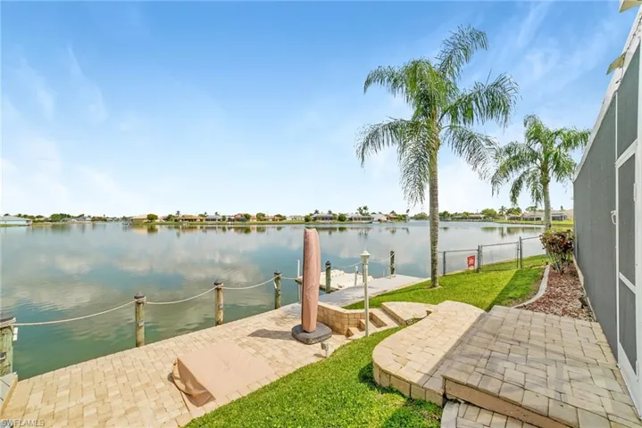 849 SE 3rd TER, CAPE CORAL FL 33990