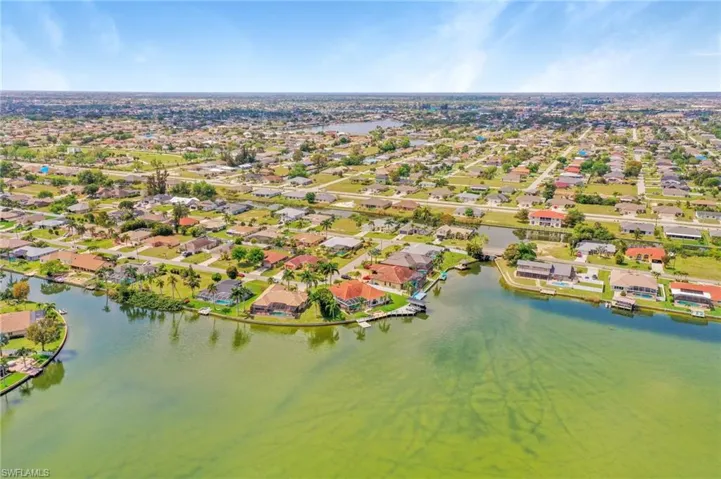 849 SE 3rd TER, CAPE CORAL FL 33990