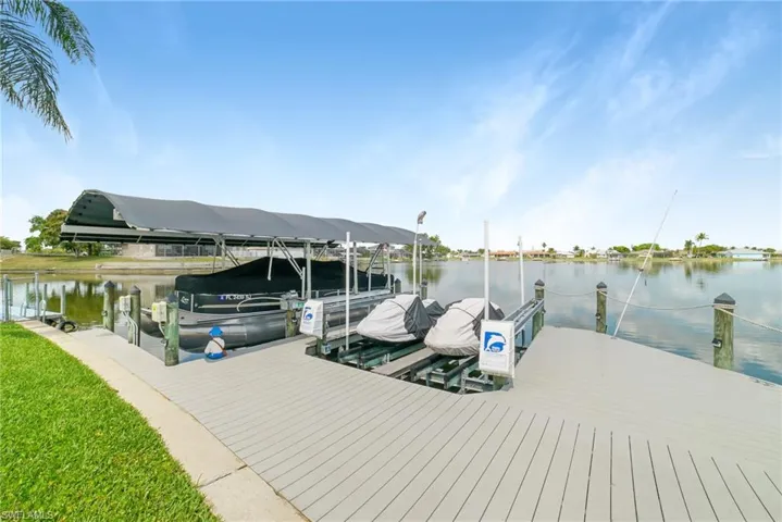 849 SE 3rd TER, CAPE CORAL FL 33990