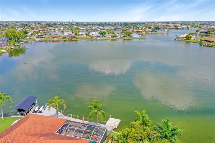 849 SE 3rd TER, CAPE CORAL FL 33990