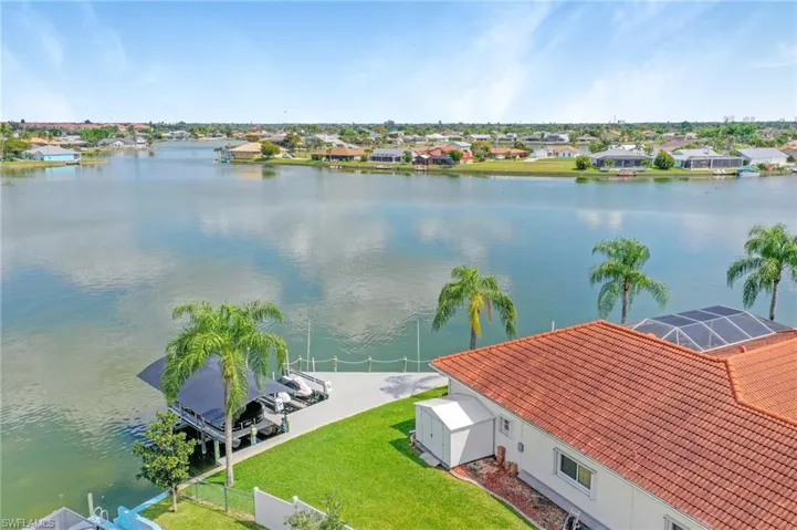 849 SE 3rd TER, CAPE CORAL FL 33990