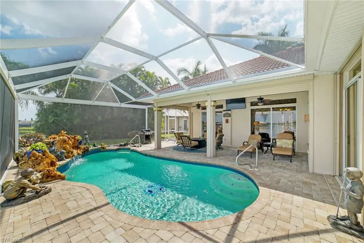 849 SE 3rd TER, CAPE CORAL FL 33990