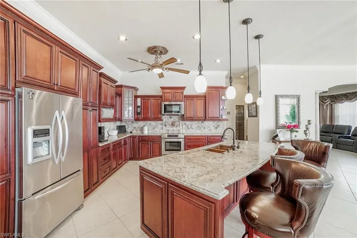 849 SE 3rd TER, CAPE CORAL FL 33990