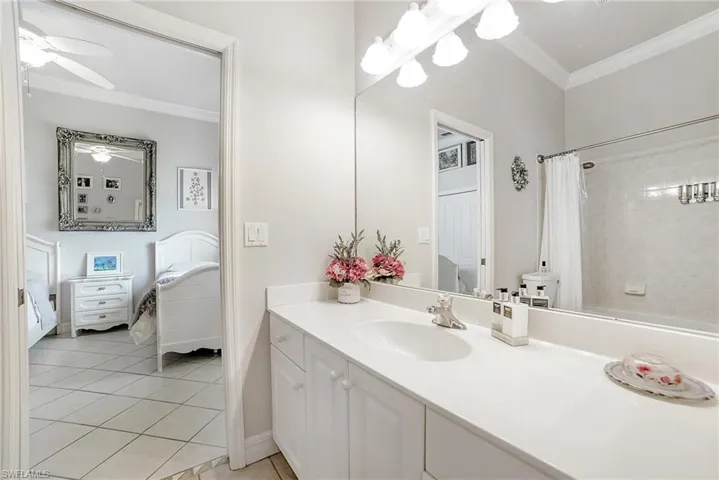 849 SE 3rd TER, CAPE CORAL FL 33990