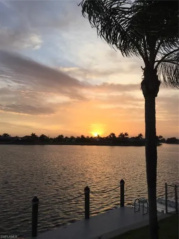 849 SE 3rd TER, CAPE CORAL FL 33990